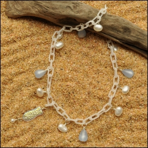 Milky White Anklet with Pearls and Teardrops