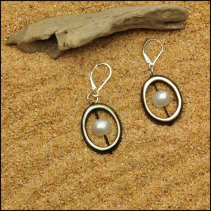 Black and White Pearl Earrings